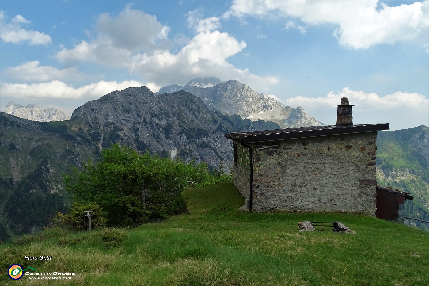 97 Dalla Baita del Tino vista in Corno-Branchino-Corna Piana-Arera.JPG